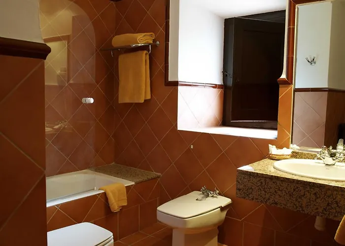 Hotell Monasterio De Piedra 3*